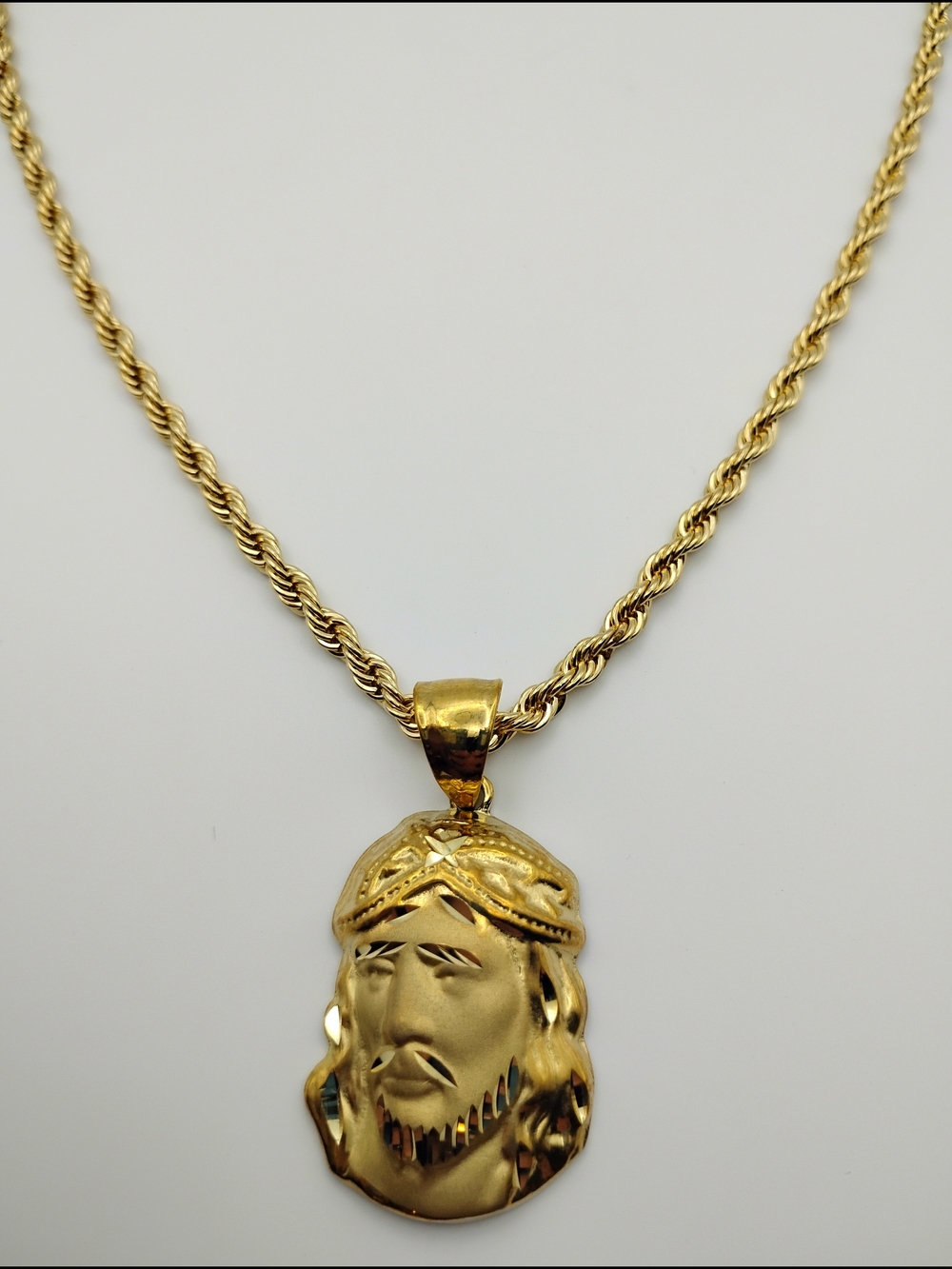 Gold Tone Jesus Head Pendant Necklace - Picture 8 of 15